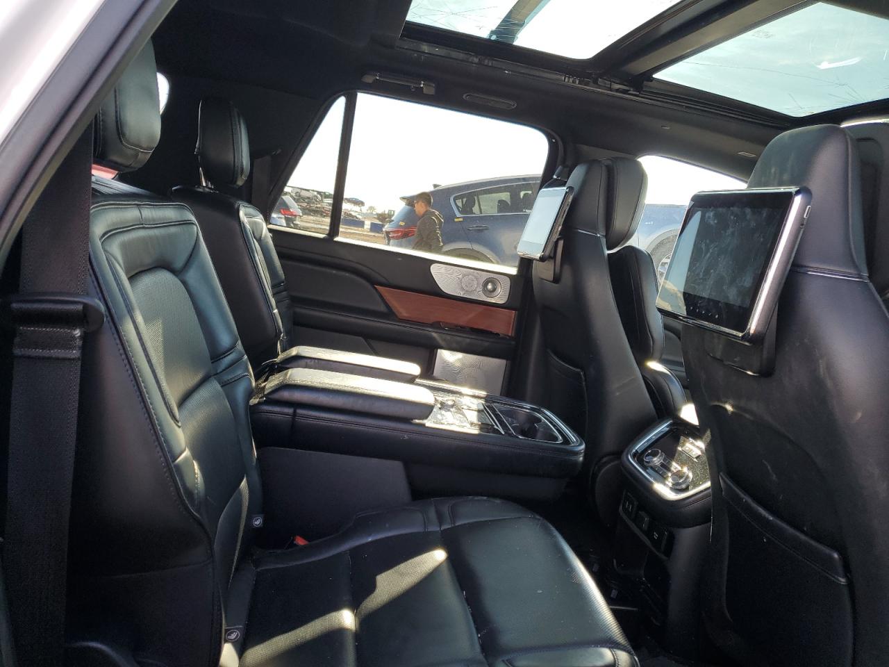 Автомобіль LINCOLN NAVIGATOR L RESERVE 2019 | GrandCar Автомобіль LINCOLN NAVIGATOR L RESERVE 2019 | GrandCar