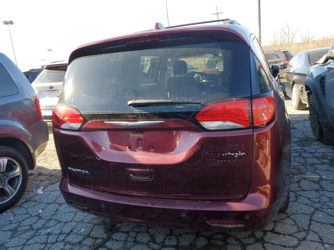 Автомобіль CHRYSLER PACIFICA LX 2018 | GrandCar Автомобіль CHRYSLER PACIFICA LX 2018 | GrandCar