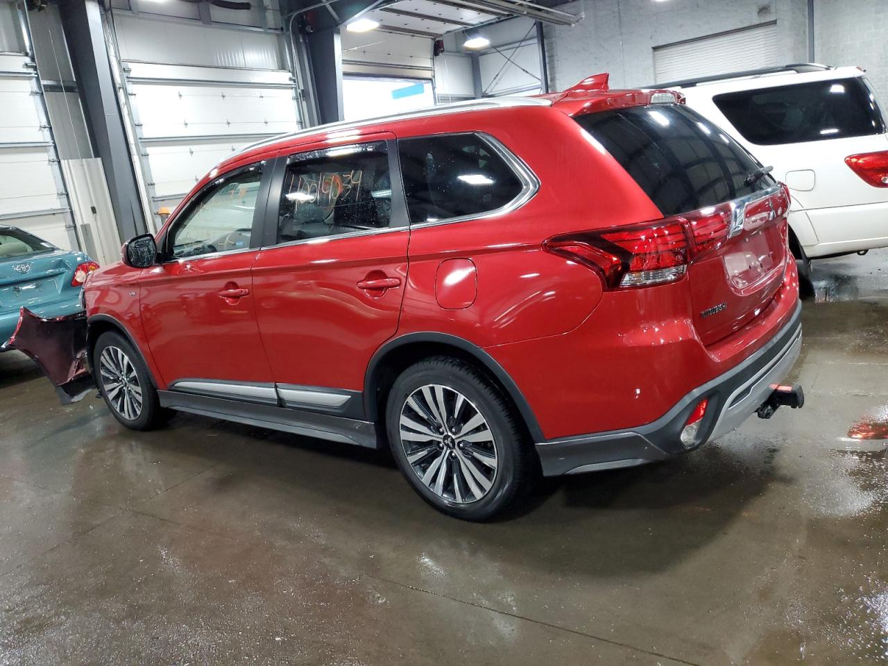 Автомобиль MITSUBISHI OUTLANDER GT 2019 | GrandCar Автомобиль MITSUBISHI OUTLANDER GT 2019 | GrandCar