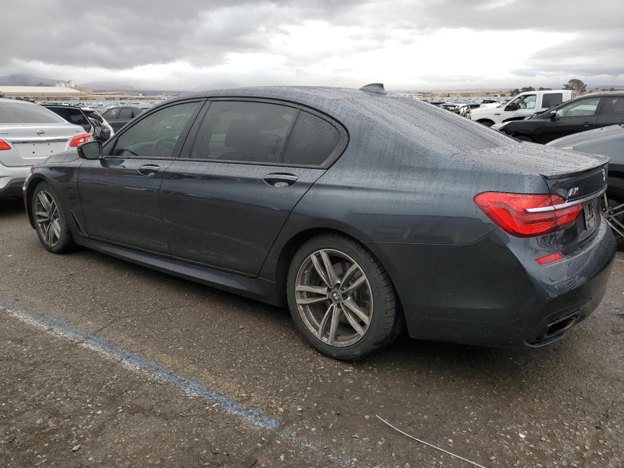 Автомобиль BMW 750 I 2016 | GrandCar Автомобиль BMW 750 I 2016 | GrandCar