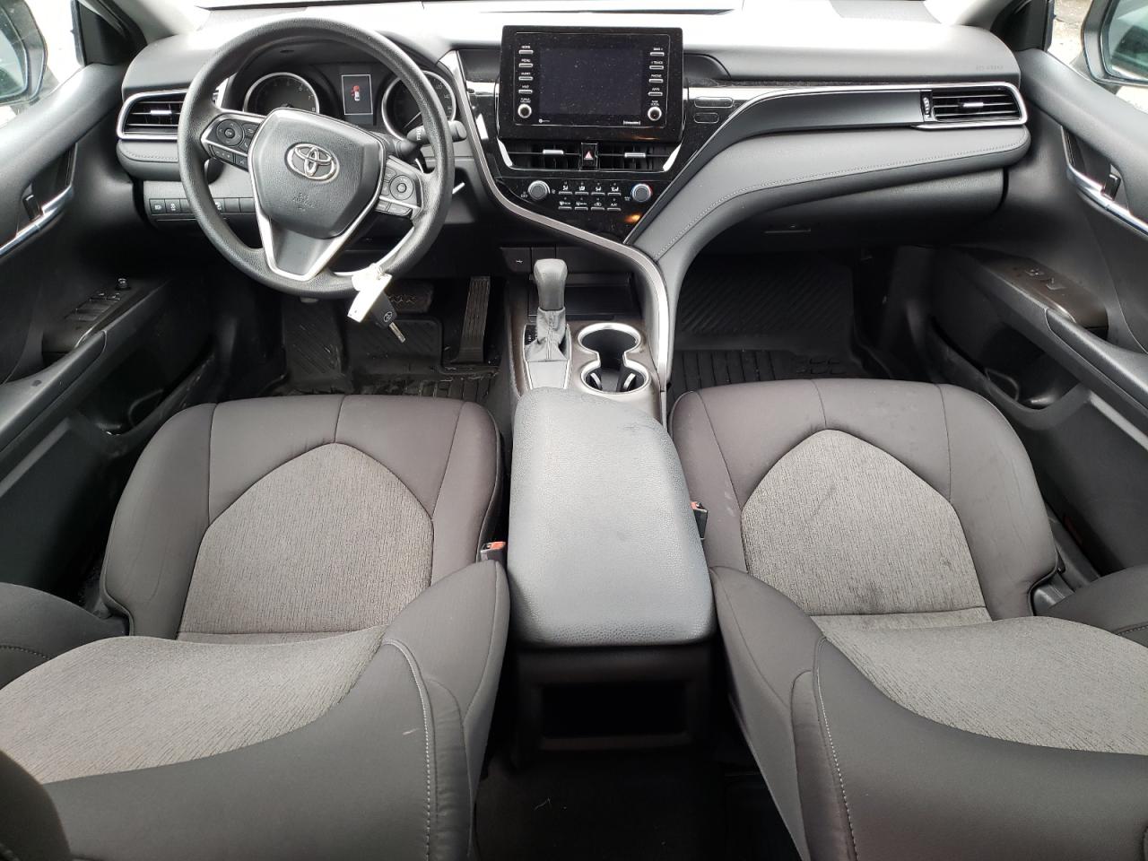 Автомобиль TOYOTA CAMRY LE 2021 | GrandCar Автомобиль TOYOTA CAMRY LE 2021 | GrandCar