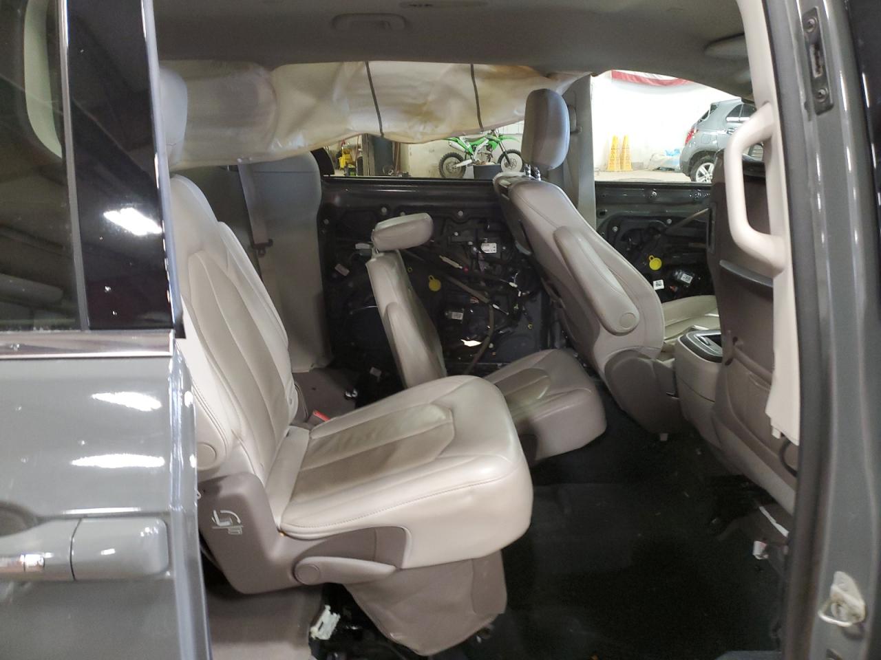 Автомобиль CHRYSLER PACIFICA TOURING L PLUS 2020 | GrandCar Автомобиль CHRYSLER PACIFICA TOURING L PLUS 2020 | GrandCar