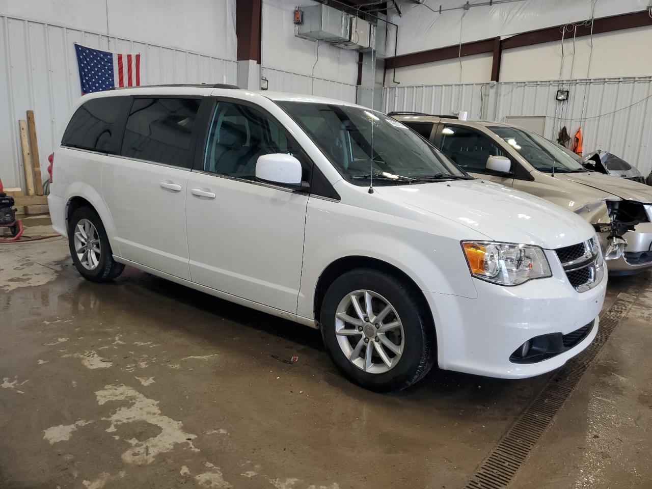 Автомобиль DODGE GRAND CARAVAN SXT 2020 | GrandCar Автомобиль DODGE GRAND CARAVAN SXT 2020 | GrandCar