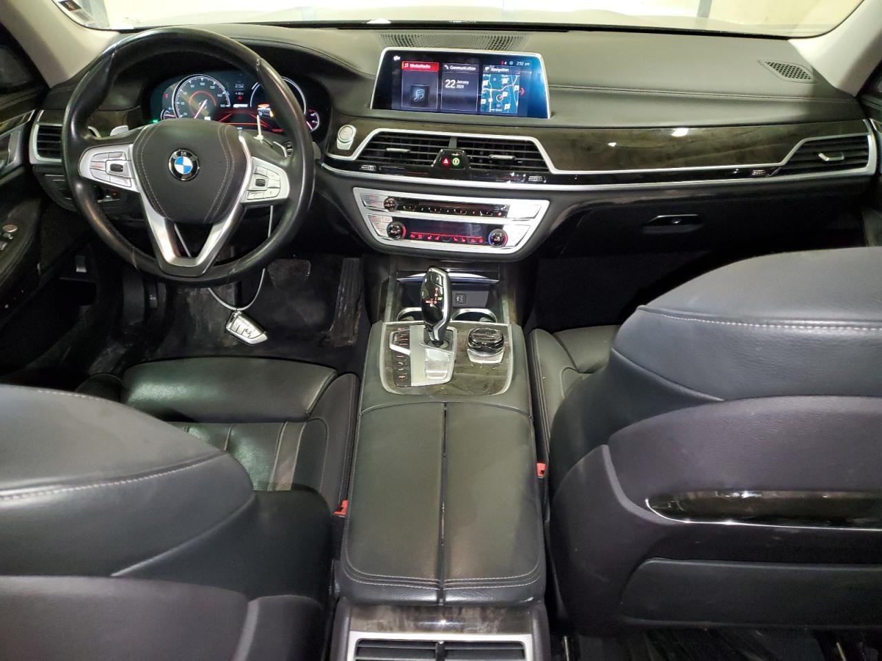 Автомобіль BMW 740 XE 2019 | GrandCar Автомобіль BMW 740 XE 2019 | GrandCar