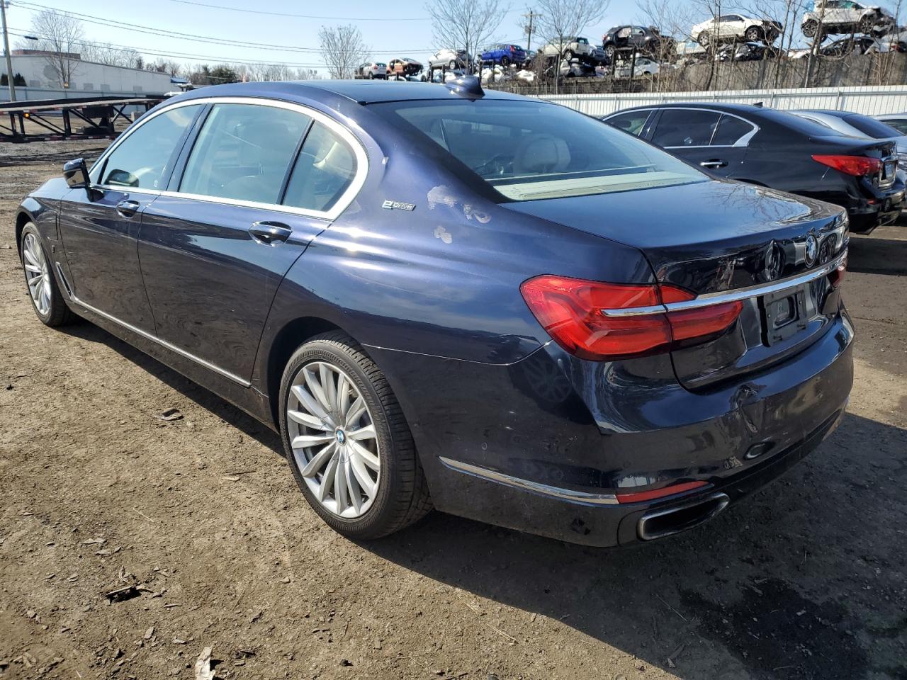Автомобиль BMW 740 XE 2017 | GrandCar Автомобиль BMW 740 XE 2017 | GrandCar