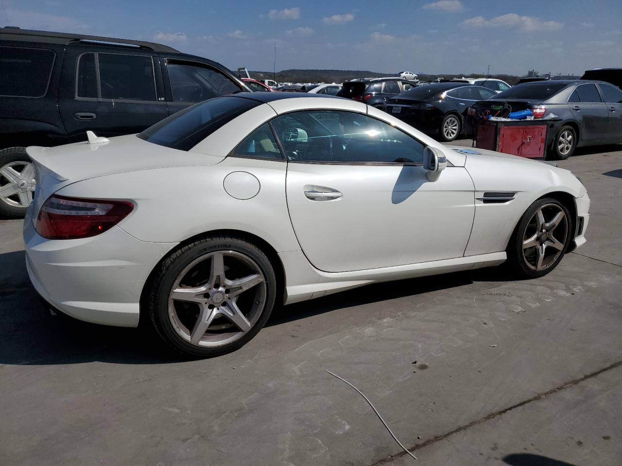 Автомобиль MERCEDES-BENZ SLK 250 2015 | GrandCar Автомобиль MERCEDES-BENZ SLK 250 2015 | GrandCar