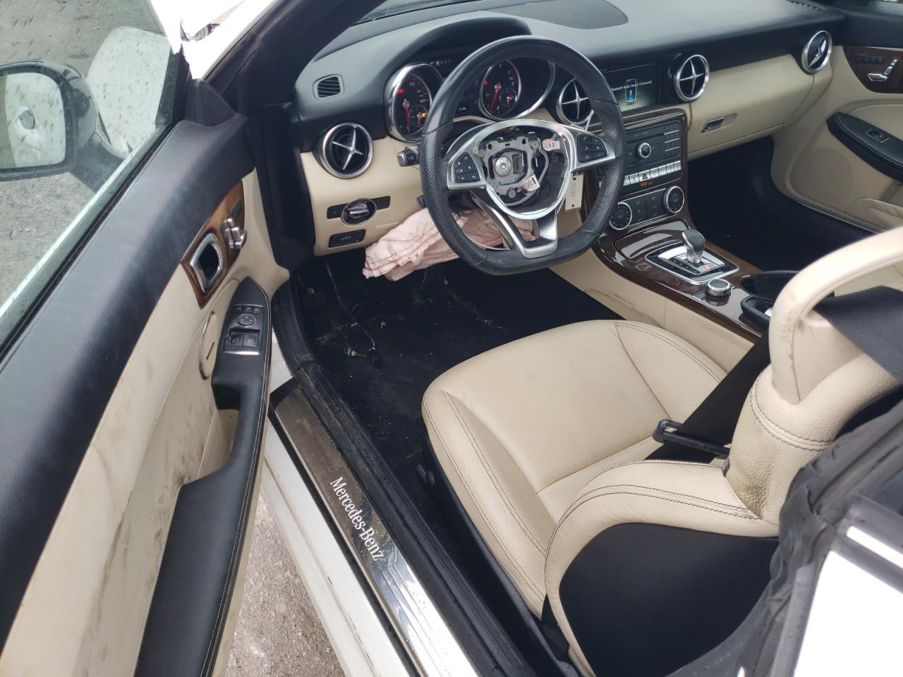 Автомобиль MERCEDES-BENZ SLC 300 2018 | GrandCar Автомобиль MERCEDES-BENZ SLC 300 2018 | GrandCar