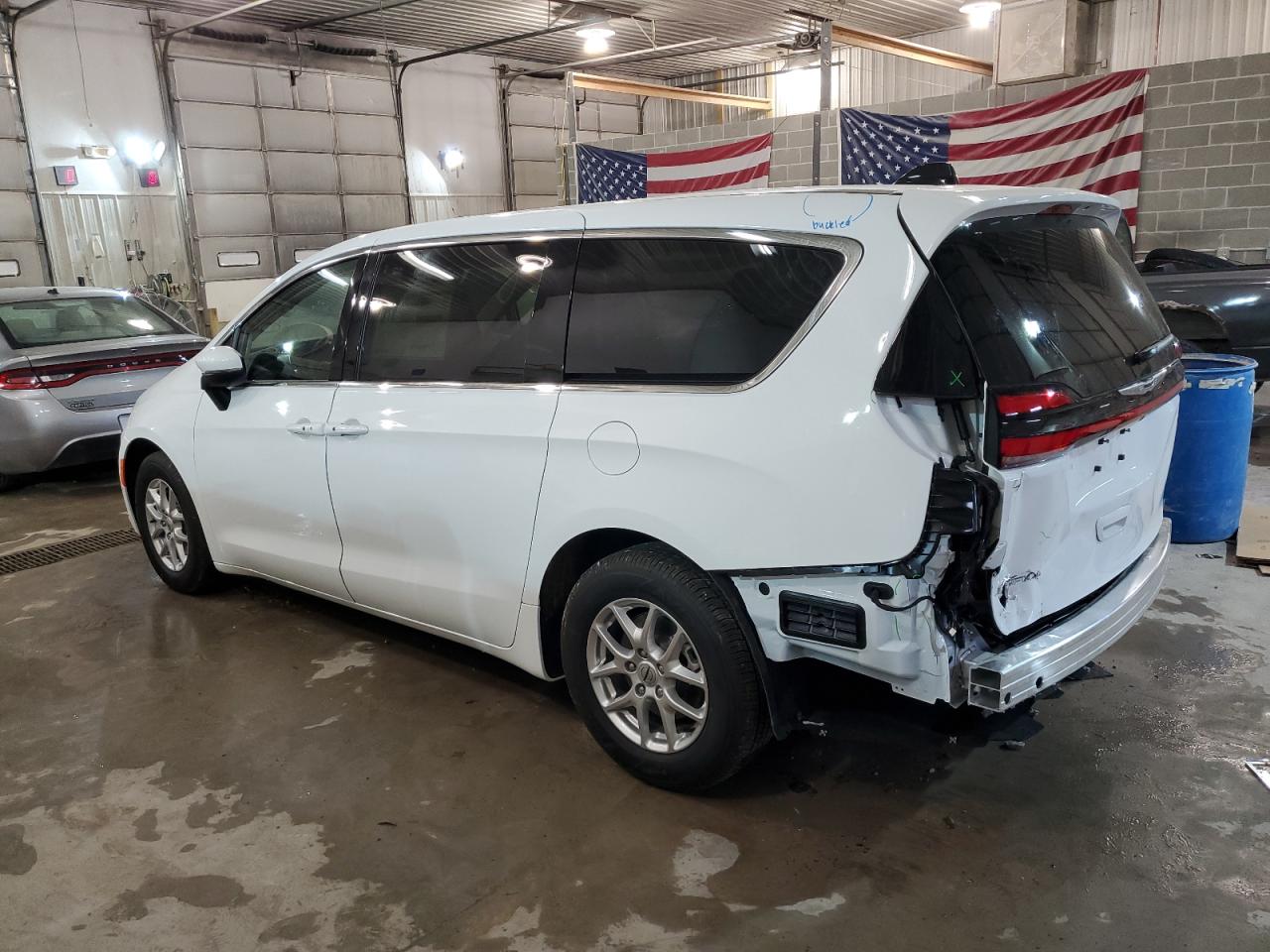 Автомобиль CHRYSLER PACIFICA TOURING L 2023 | GrandCar Автомобиль CHRYSLER PACIFICA TOURING L 2023 | GrandCar