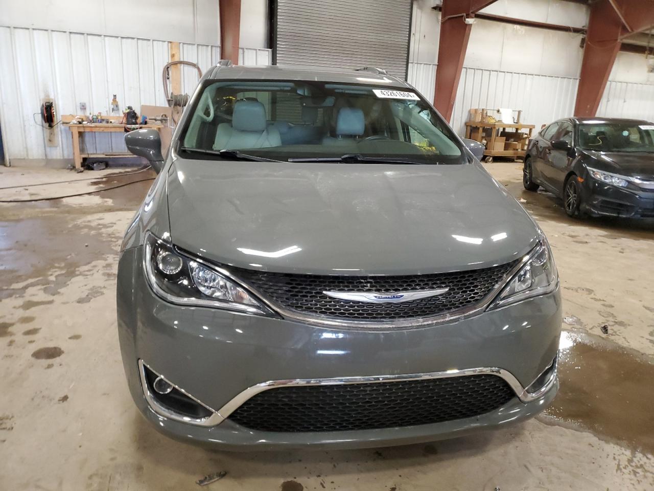 Автомобиль CHRYSLER PACIFICA TOURING L PLUS 2020 | GrandCar Автомобиль CHRYSLER PACIFICA TOURING L PLUS 2020 | GrandCar