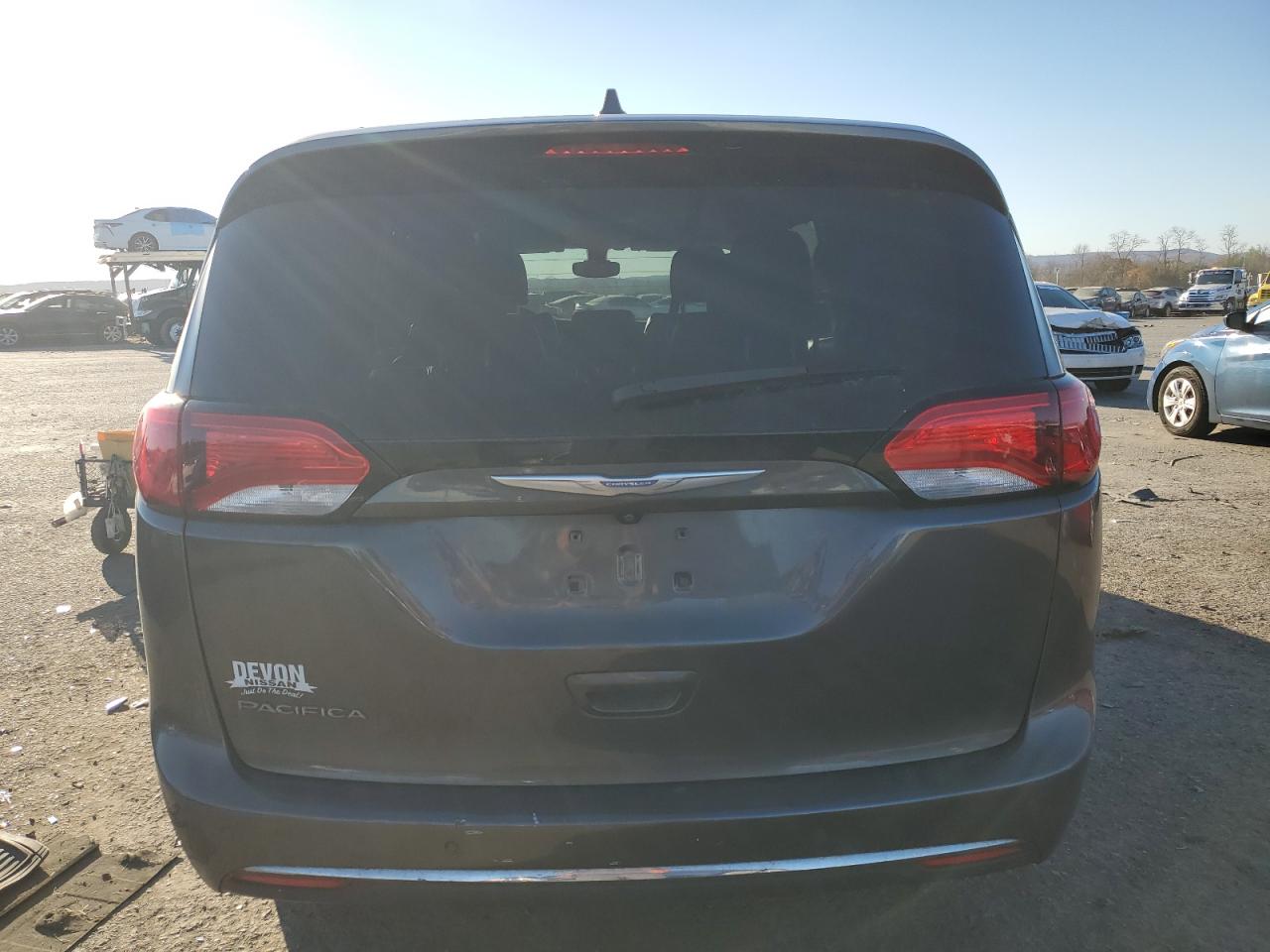 Автомобіль CHRYSLER PACIFICA TOURING L 2017 | GrandCar Автомобіль CHRYSLER PACIFICA TOURING L 2017 | GrandCar