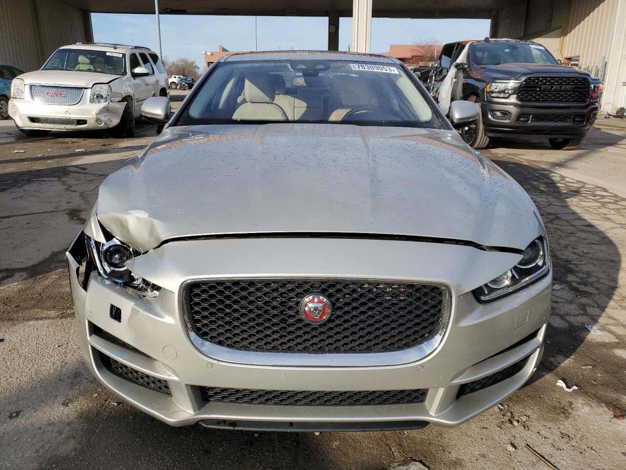 Автомобіль JAGUAR XE PREMIUM 2017 | GrandCar Автомобіль JAGUAR XE PREMIUM 2017 | GrandCar