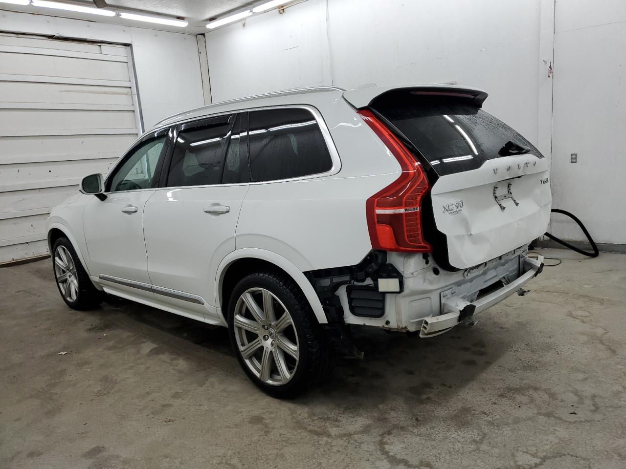 Автомобиль VOLVO XC90 T6 2016 | GrandCar Автомобиль VOLVO XC90 T6 2016 | GrandCar