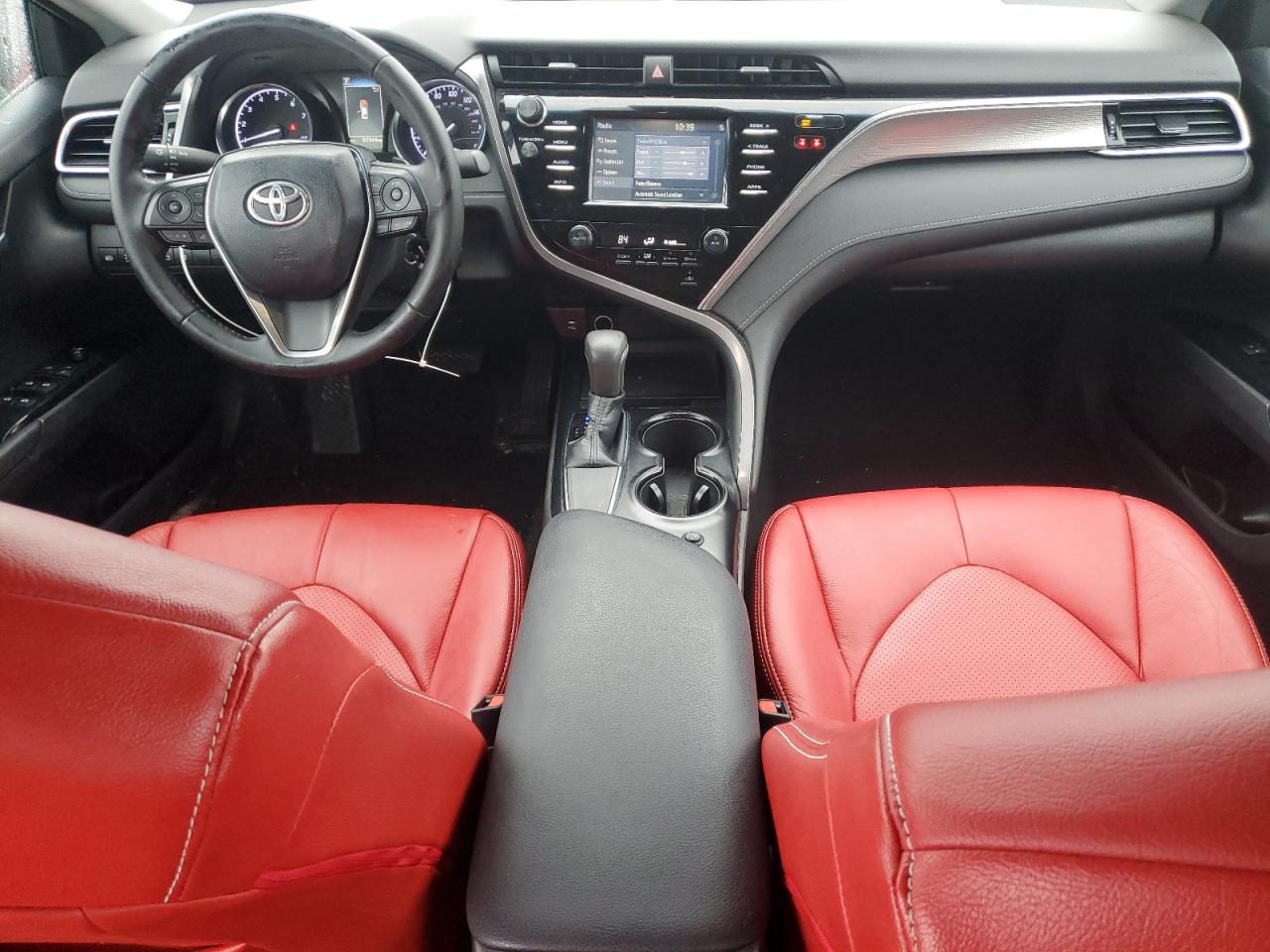 Автомобиль TOYOTA CAMRY SE 2018 | GrandCar Автомобиль TOYOTA CAMRY SE 2018 | GrandCar