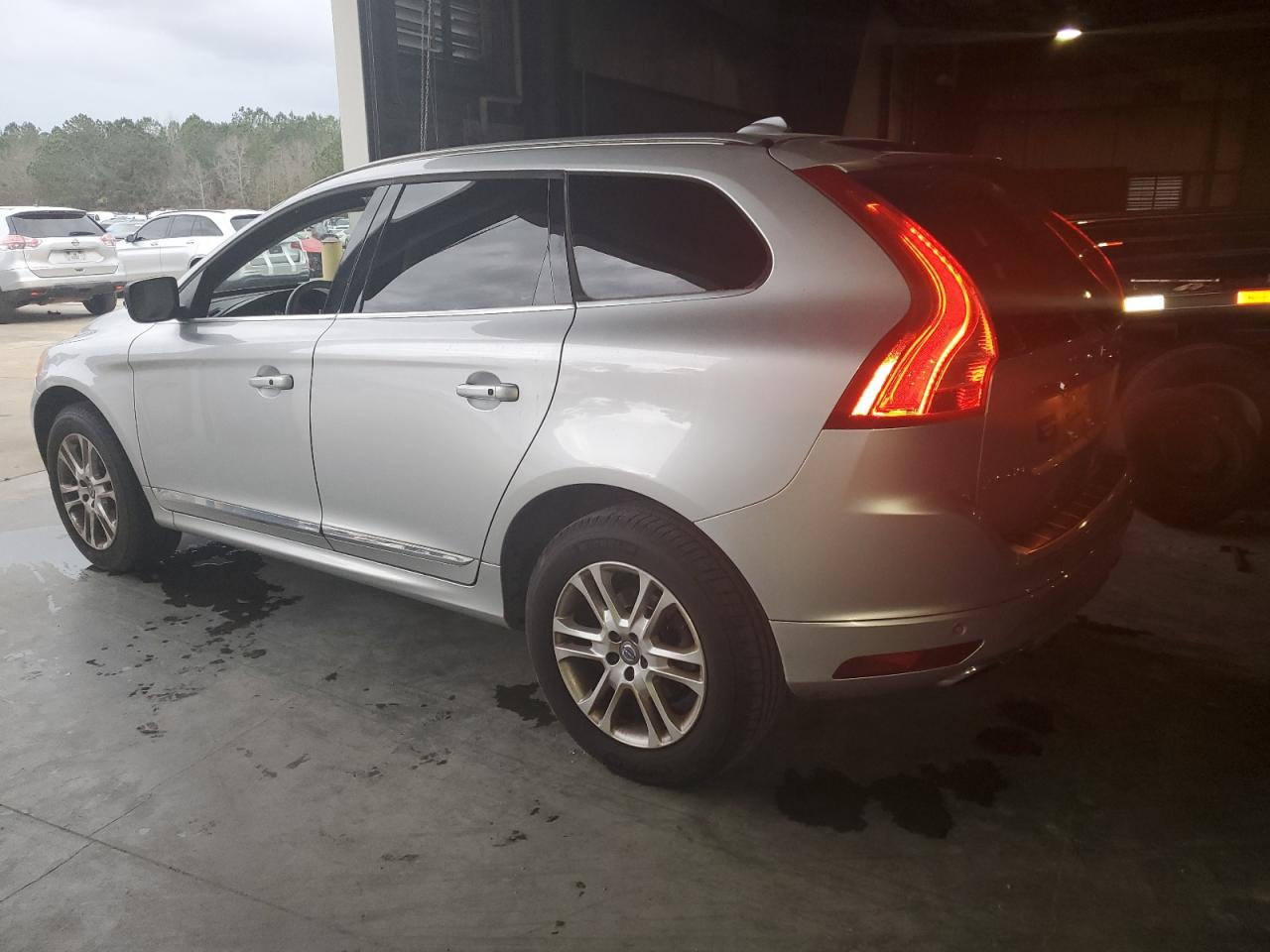 Автомобіль VOLVO XC60 T5 PREMIER 2016 | GrandCar Автомобіль VOLVO XC60 T5 PREMIER 2016 | GrandCar