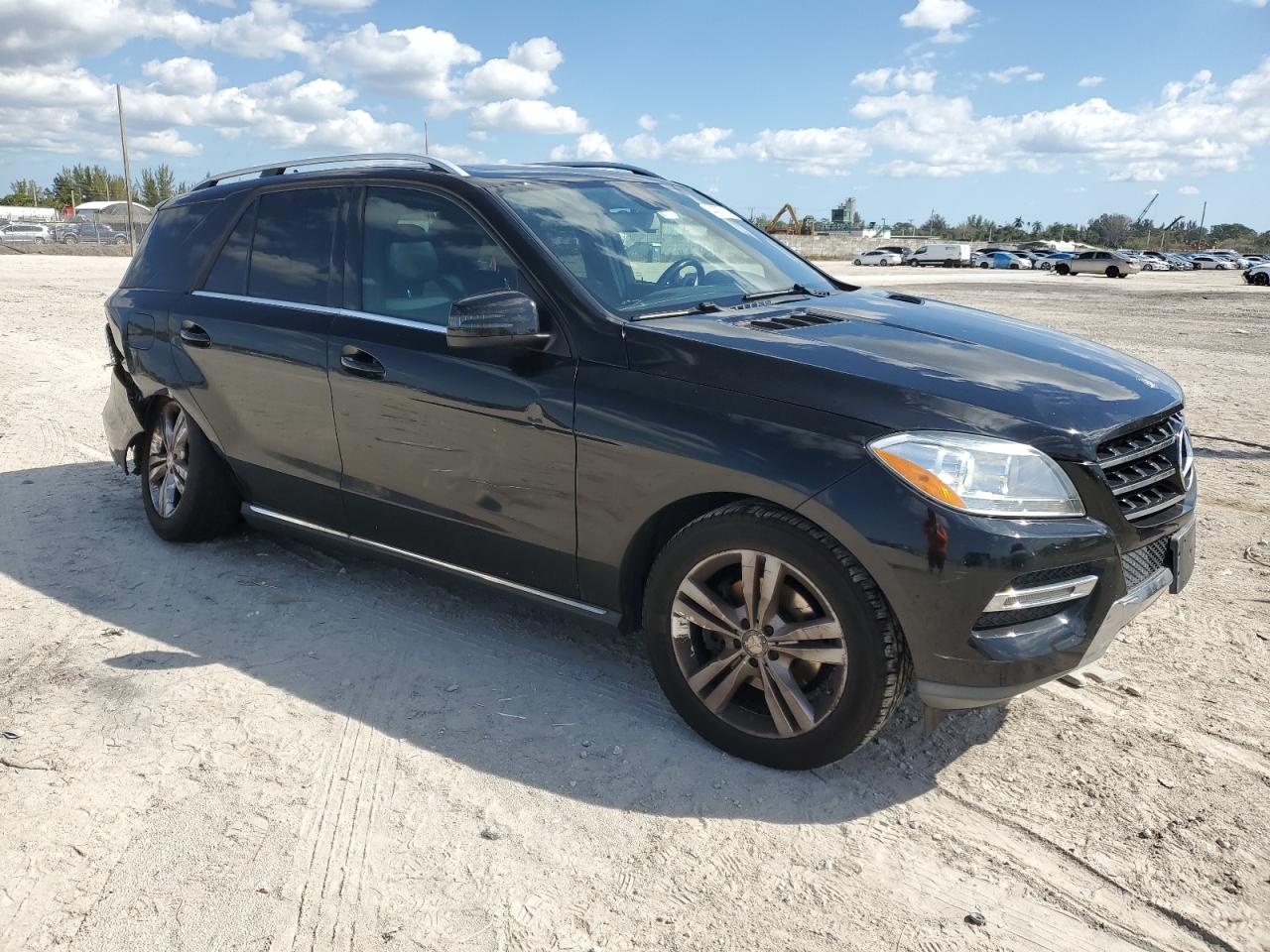 Автомобиль MERCEDES-BENZ ML 350 4MATIC 2014 | GrandCar Автомобиль MERCEDES-BENZ ML 350 4MATIC 2014 | GrandCar