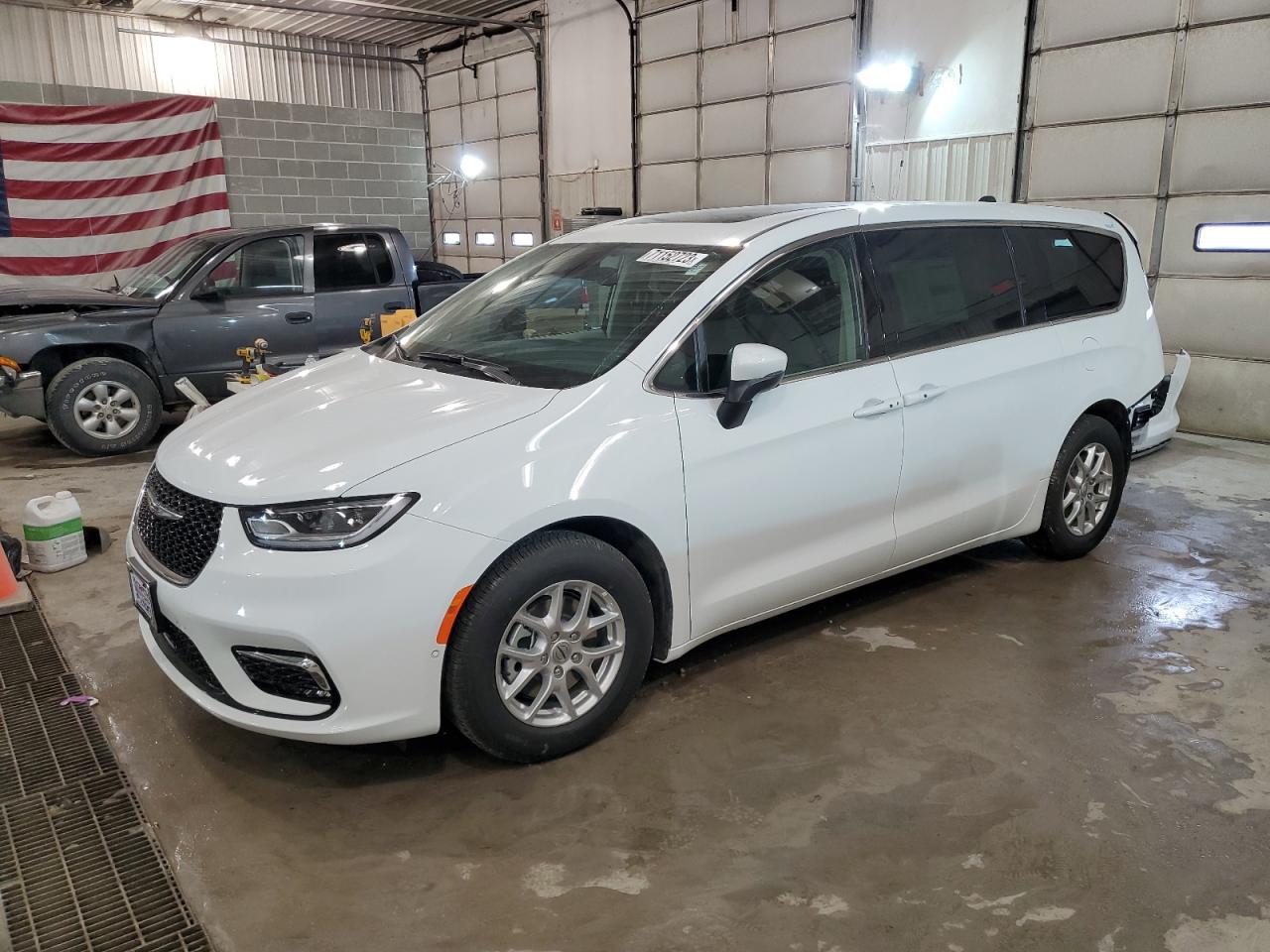 Автомобиль CHRYSLER PACIFICA TOURING L 2023 | GrandCar