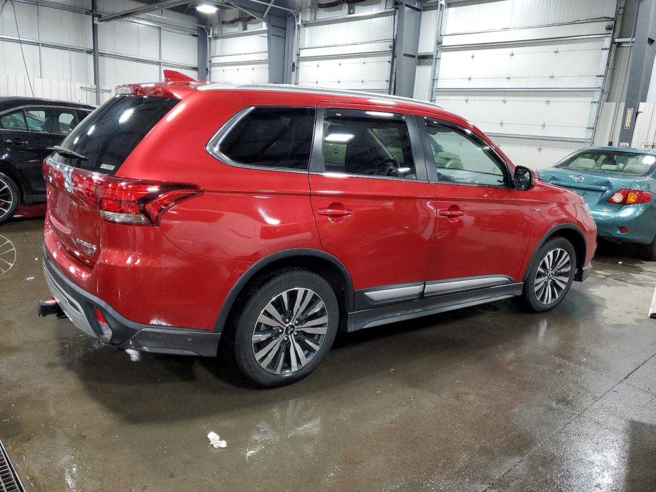 Автомобиль MITSUBISHI OUTLANDER GT 2019 | GrandCar Автомобиль MITSUBISHI OUTLANDER GT 2019 | GrandCar