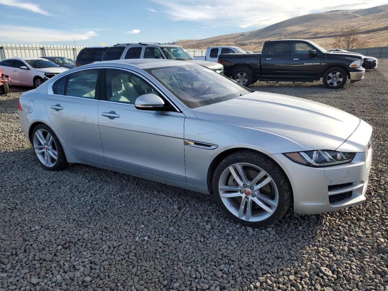 Автомобиль JAGUAR XE PRESTIGE 2017 | GrandCar