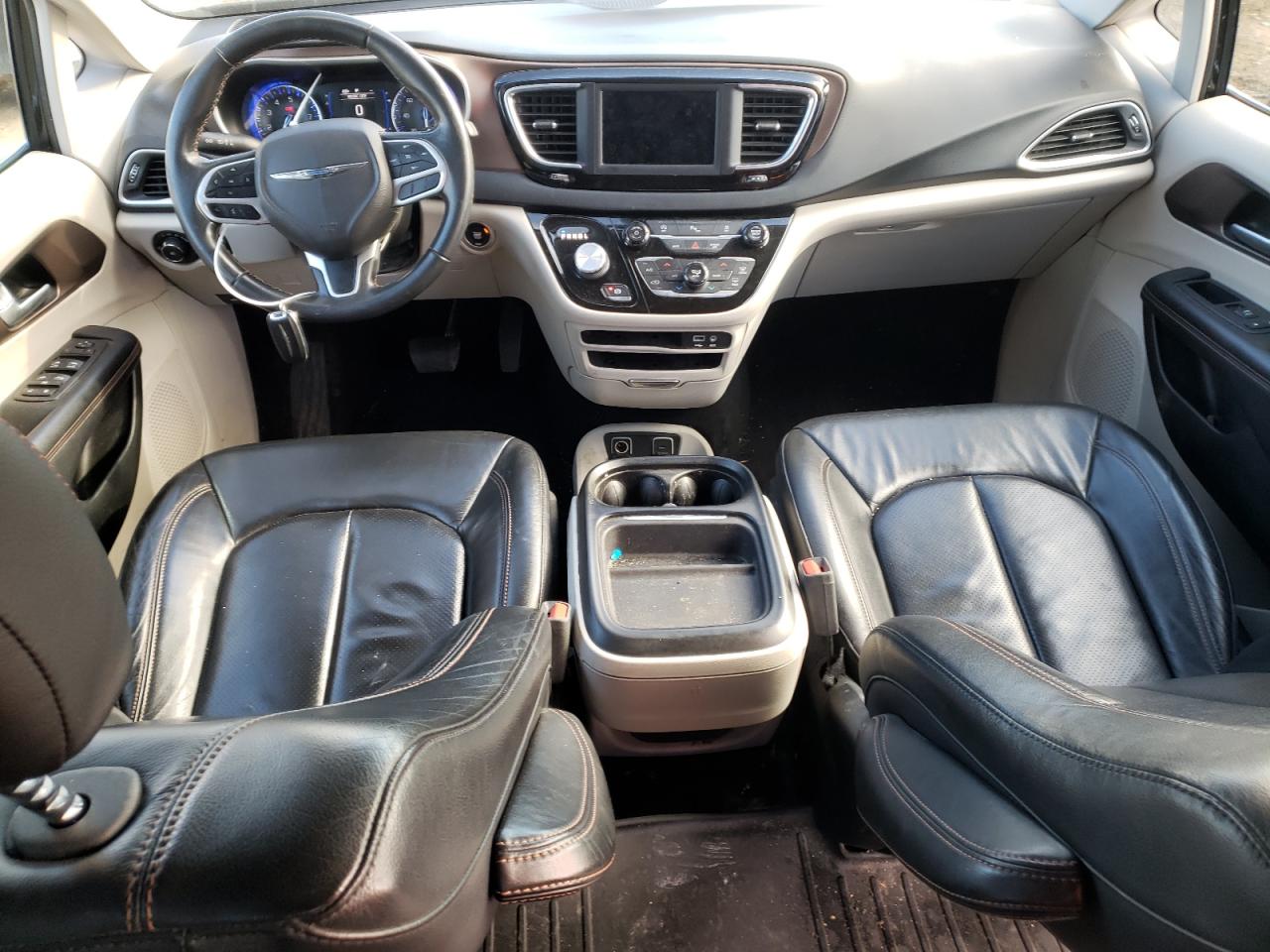 Автомобиль CHRYSLER PACIFICA TOURING L 2018 | GrandCar Автомобиль CHRYSLER PACIFICA TOURING L 2018 | GrandCar