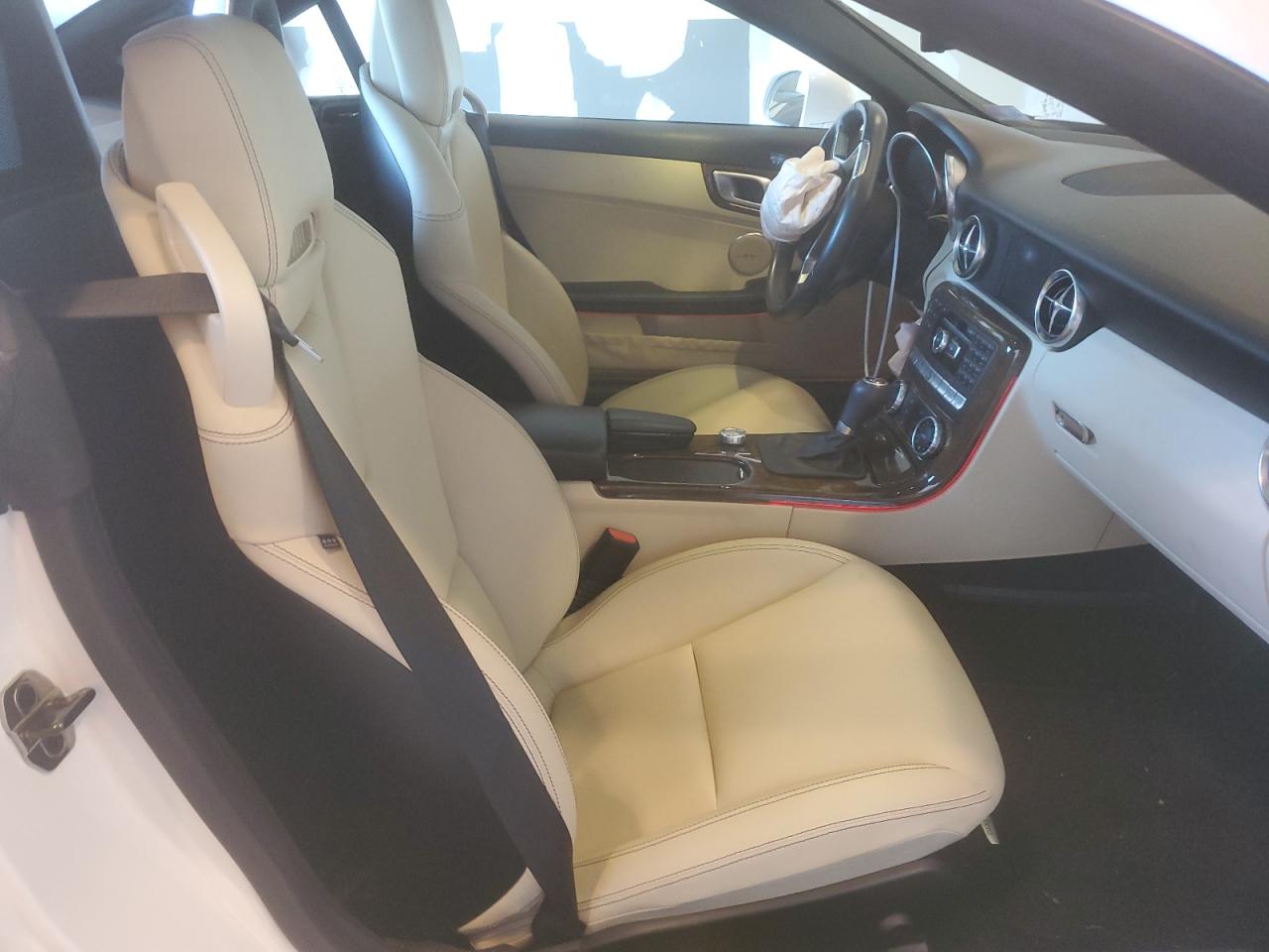 Автомобиль MERCEDES-BENZ SLK 250 2015 | GrandCar Автомобиль MERCEDES-BENZ SLK 250 2015 | GrandCar