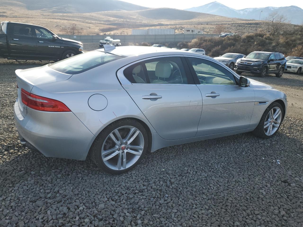 Автомобиль JAGUAR XE PRESTIGE 2017 | GrandCar Автомобиль JAGUAR XE PRESTIGE 2017 | GrandCar