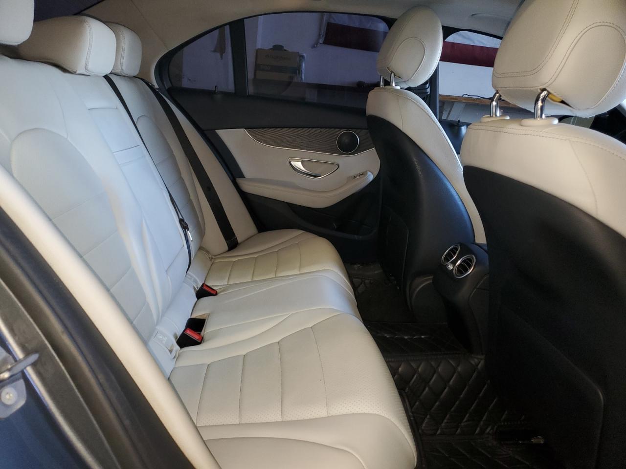 Автомобиль MERCEDES-BENZ C 300 2017 | GrandCar Автомобиль MERCEDES-BENZ C 300 2017 | GrandCar