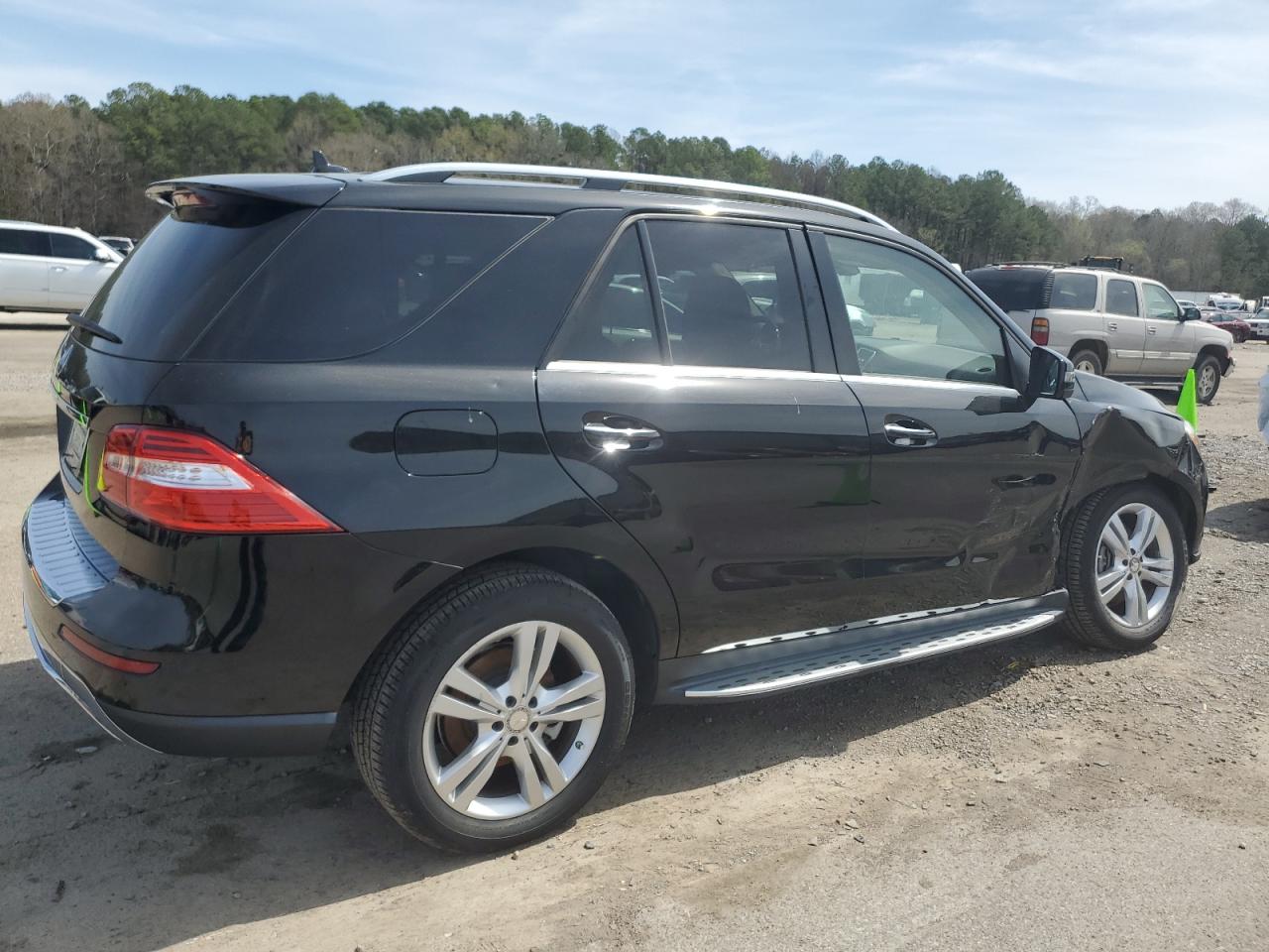 Автомобиль MERCEDES-BENZ ML 350 2015 | GrandCar Автомобиль MERCEDES-BENZ ML 350 2015 | GrandCar