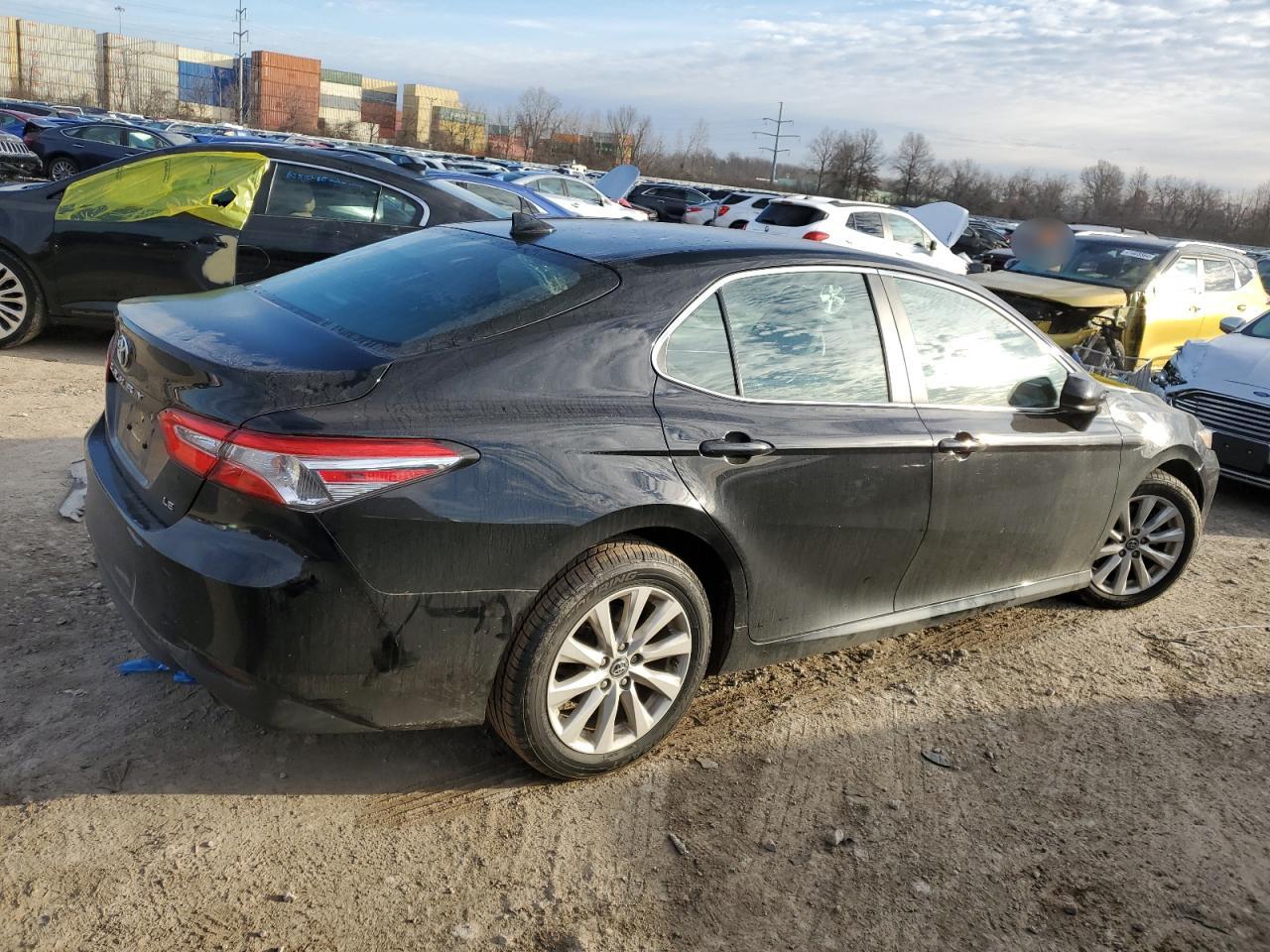 Автомобиль TOYOTA CAMRY LE 2019 | GrandCar Автомобиль TOYOTA CAMRY LE 2019 | GrandCar