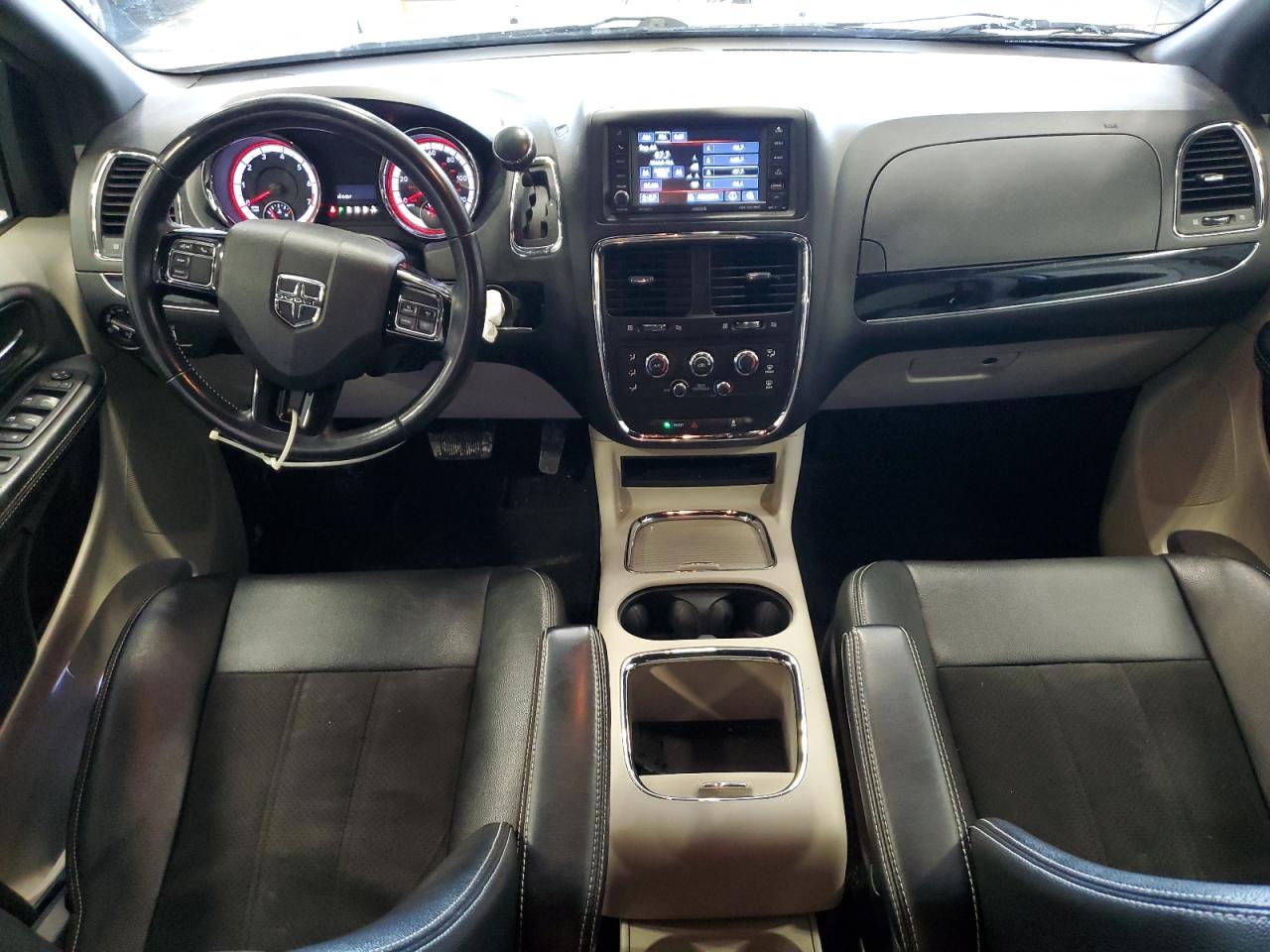 Автомобиль DODGE GRAND CARAVAN SXT 2020 | GrandCar Автомобиль DODGE GRAND CARAVAN SXT 2020 | GrandCar