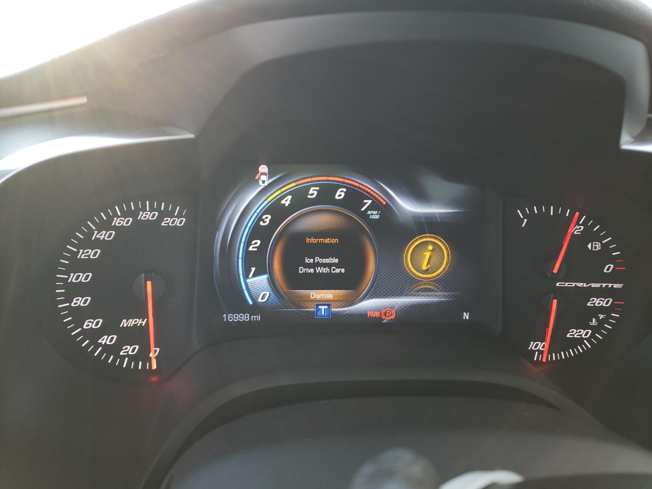 Автомобиль CHEVROLET CORVETTE STINGRAY 1LT 2018 | GrandCar Автомобиль CHEVROLET CORVETTE STINGRAY 1LT 2018 | GrandCar