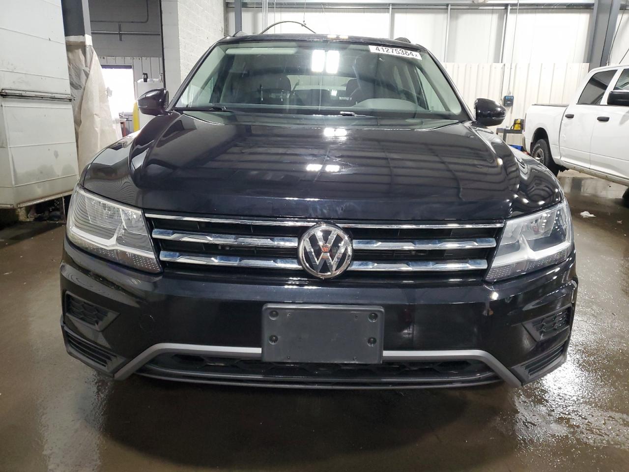 Автомобиль VOLKSWAGEN TIGUAN SE 2019 | GrandCar Автомобиль VOLKSWAGEN TIGUAN SE 2019 | GrandCar