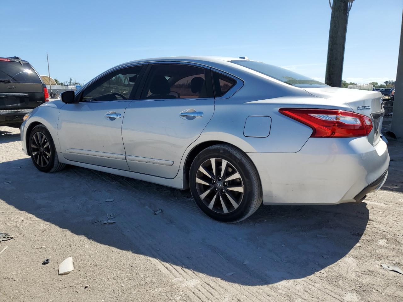 Автомобіль NISSAN ALTIMA SL 2017 | GrandCar Автомобіль NISSAN ALTIMA SL 2017 | GrandCar