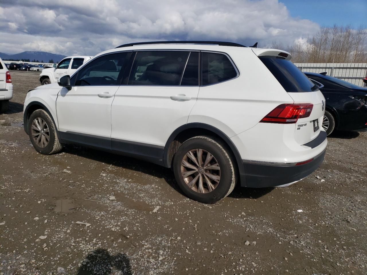 Автомобиль VOLKSWAGEN TIGUAN SE 2018 | GrandCar Автомобиль VOLKSWAGEN TIGUAN SE 2018 | GrandCar