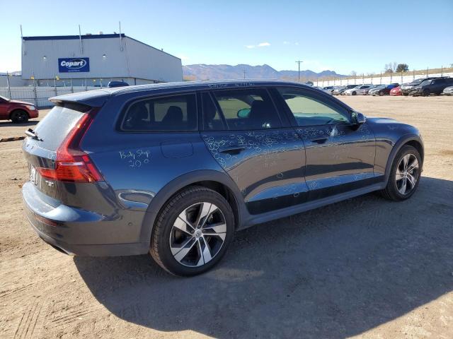 Автомобіль VOLVO V60 CROSS COUNTRY T5 MOMENTUM 2020 | GrandCar Автомобіль VOLVO V60 CROSS COUNTRY T5 MOMENTUM 2020 | GrandCar