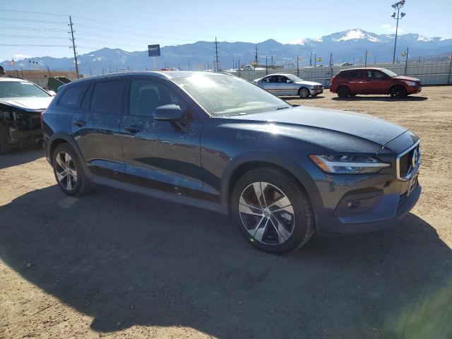 Автомобіль VOLVO V60 CROSS COUNTRY T5 MOMENTUM 2020 | GrandCar Автомобіль VOLVO V60 CROSS COUNTRY T5 MOMENTUM 2020 | GrandCar