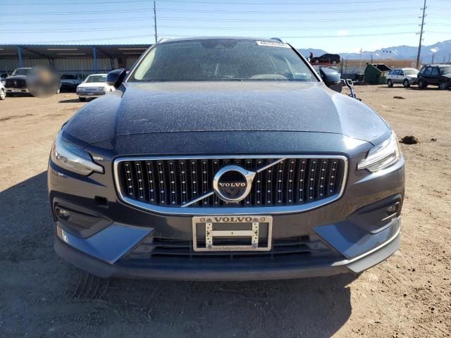 Автомобіль VOLVO V60 CROSS COUNTRY T5 MOMENTUM 2020 | GrandCar Автомобіль VOLVO V60 CROSS COUNTRY T5 MOMENTUM 2020 | GrandCar
