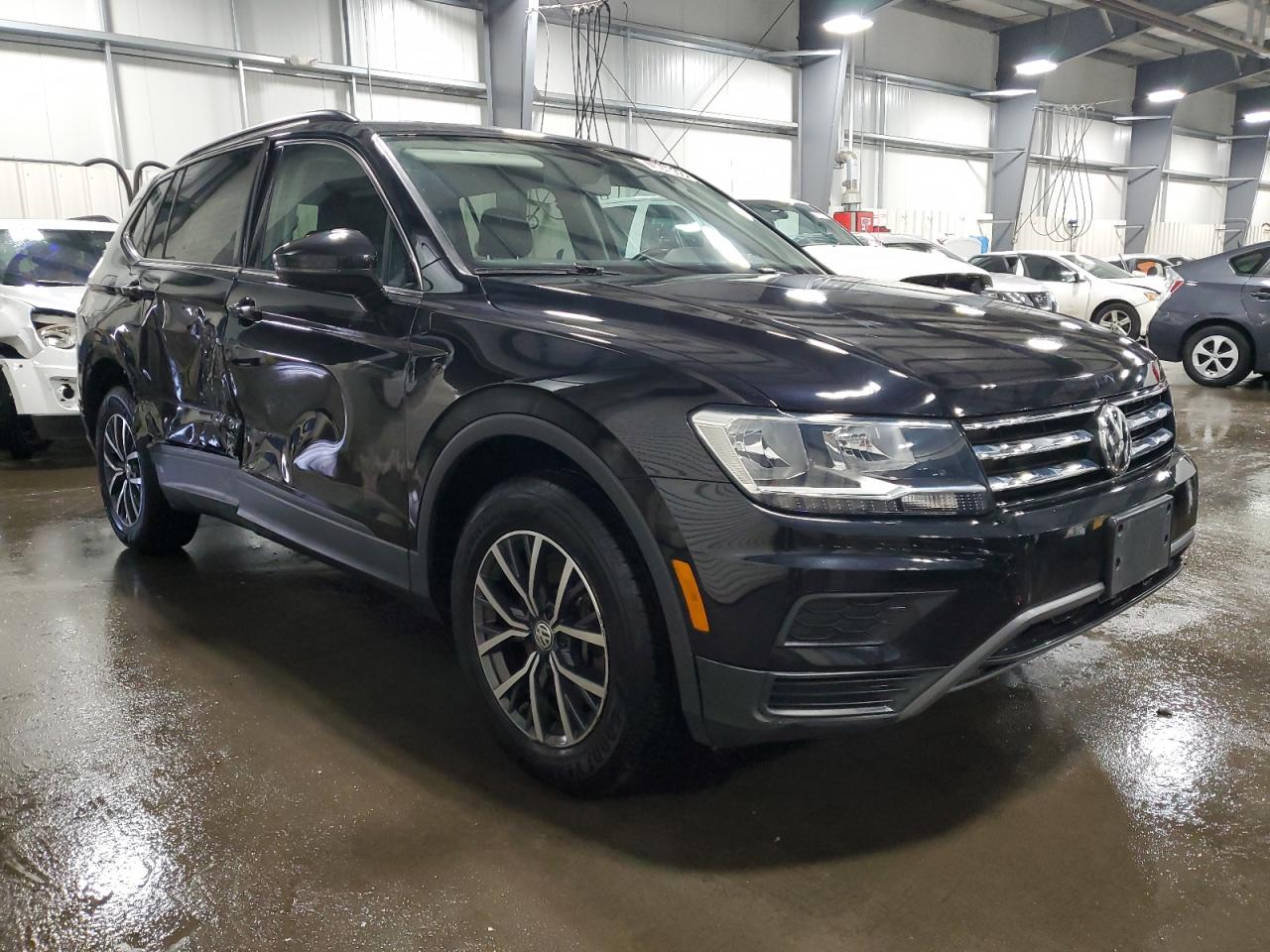 Автомобиль VOLKSWAGEN TIGUAN SE 2019 | GrandCar Автомобиль VOLKSWAGEN TIGUAN SE 2019 | GrandCar