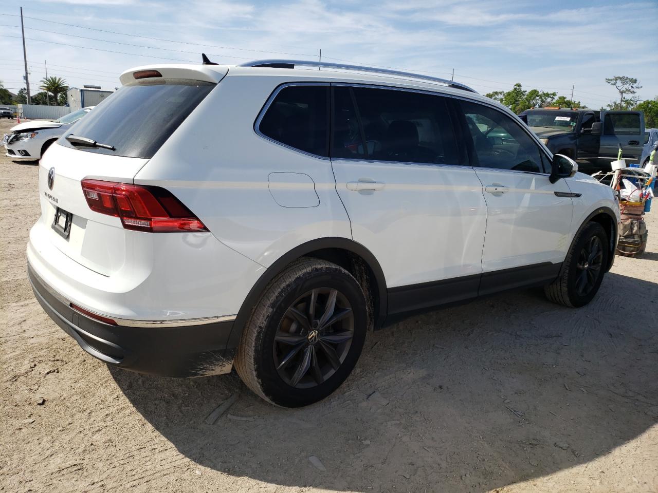 Автомобіль VOLKSWAGEN TIGUAN SE 2022 | GrandCar Автомобіль VOLKSWAGEN TIGUAN SE 2022 | GrandCar
