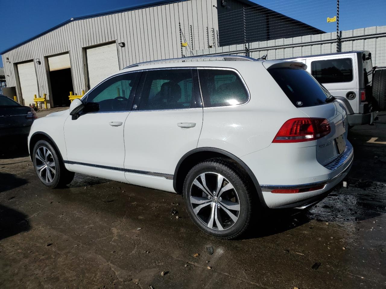 Автомобиль VOLKSWAGEN TOUAREG WOLFSBURG 2017 | GrandCar Автомобиль VOLKSWAGEN TOUAREG WOLFSBURG 2017 | GrandCar