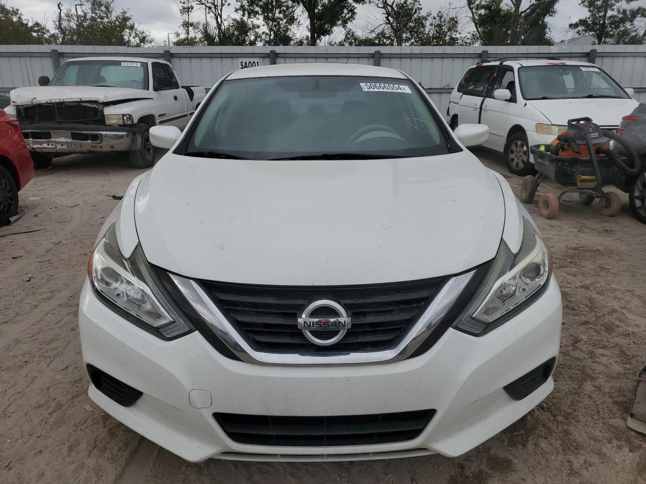 Автомобіль NISSAN ALTIMA 2017 | GrandCar Автомобіль NISSAN ALTIMA 2017 | GrandCar