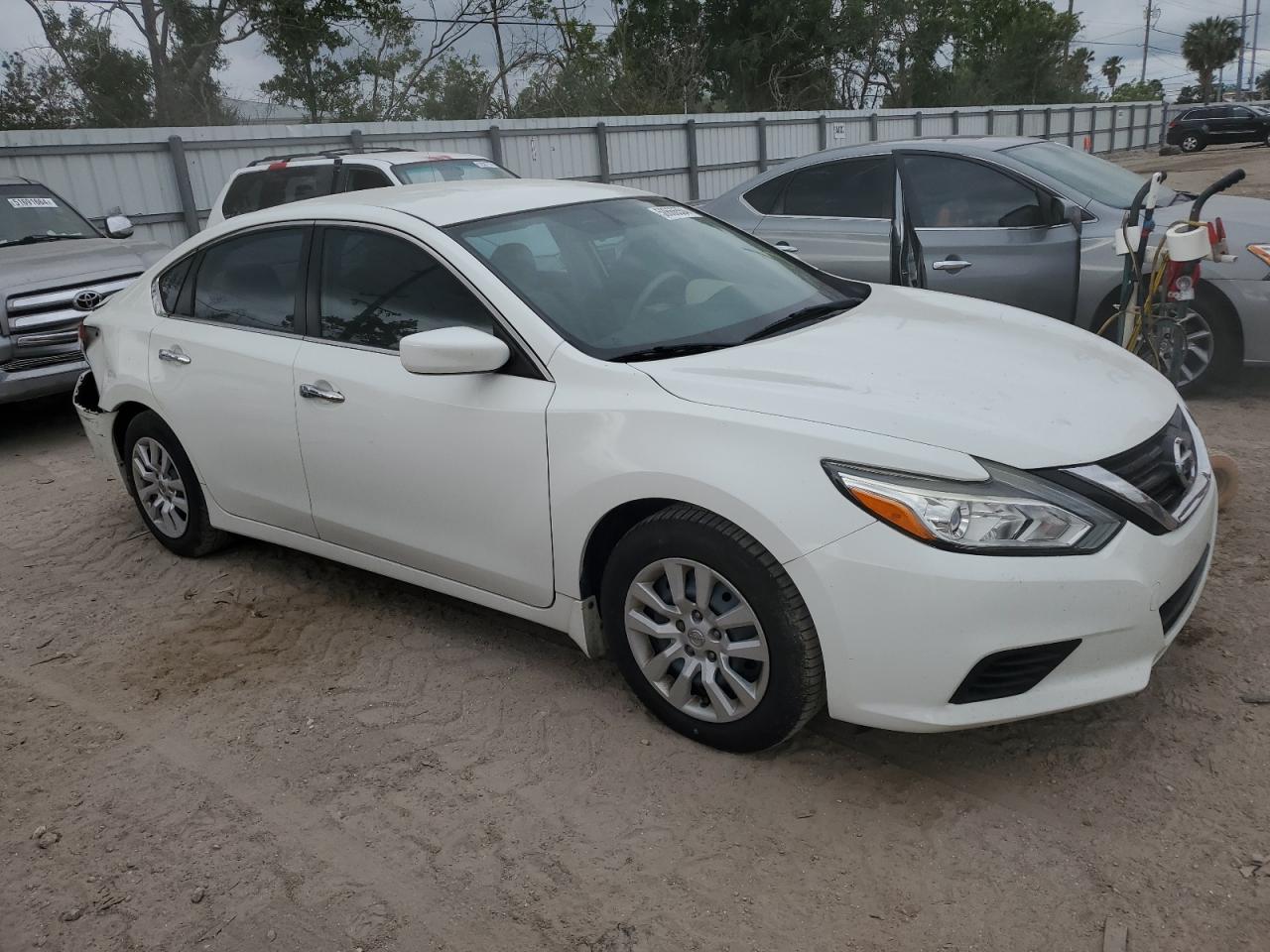 Автомобіль NISSAN ALTIMA 2017 | GrandCar Автомобіль NISSAN ALTIMA 2017 | GrandCar