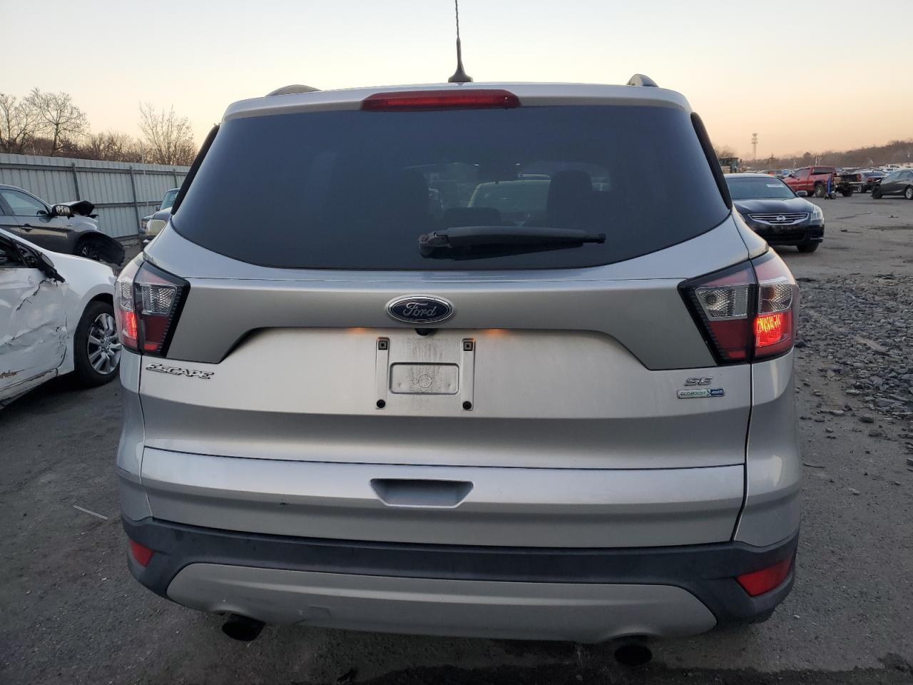 Автомобиль FORD ESCAPE SE 2018 | GrandCar Автомобиль FORD ESCAPE SE 2018 | GrandCar