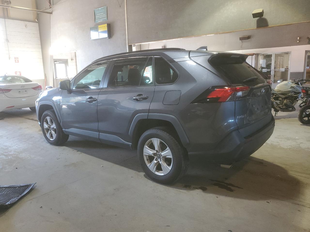 Автомобіль TOYOTA RAV4 XLE 2019 | GrandCar Автомобіль TOYOTA RAV4 XLE 2019 | GrandCar