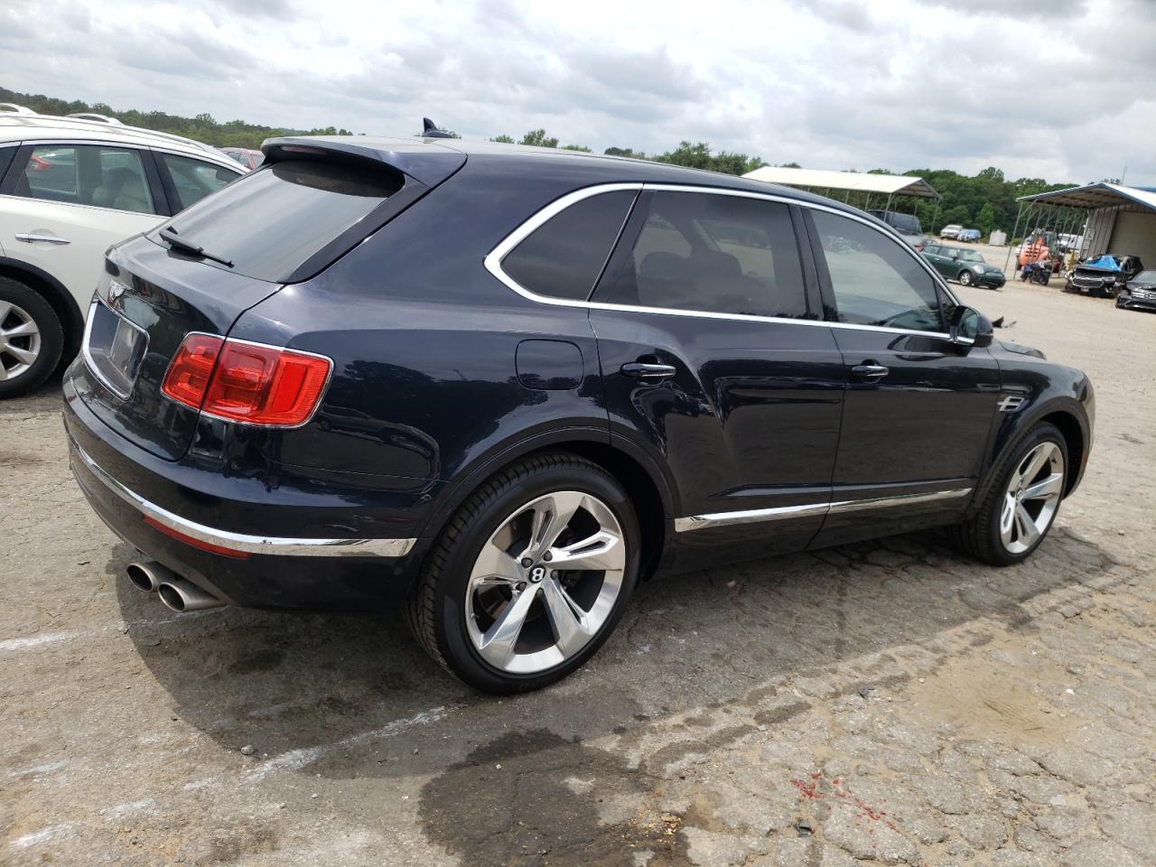 Автомобиль BENTLEY BENTAYGA 2018 | GrandCar Автомобиль BENTLEY BENTAYGA 2018 | GrandCar