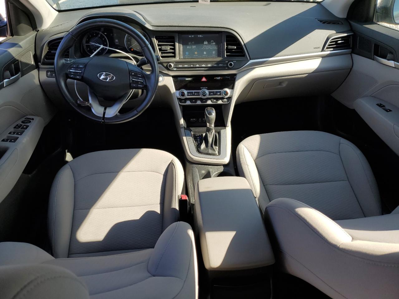 Автомобиль HYUNDAI ELANTRA SEL 2020 | GrandCar Автомобиль HYUNDAI ELANTRA SEL 2020 | GrandCar