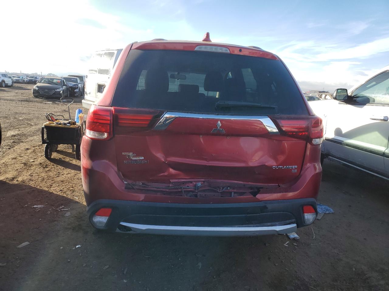 Автомобиль MITSUBISHI OUTLANDER SE 2018 | GrandCar Автомобиль MITSUBISHI OUTLANDER SE 2018 | GrandCar