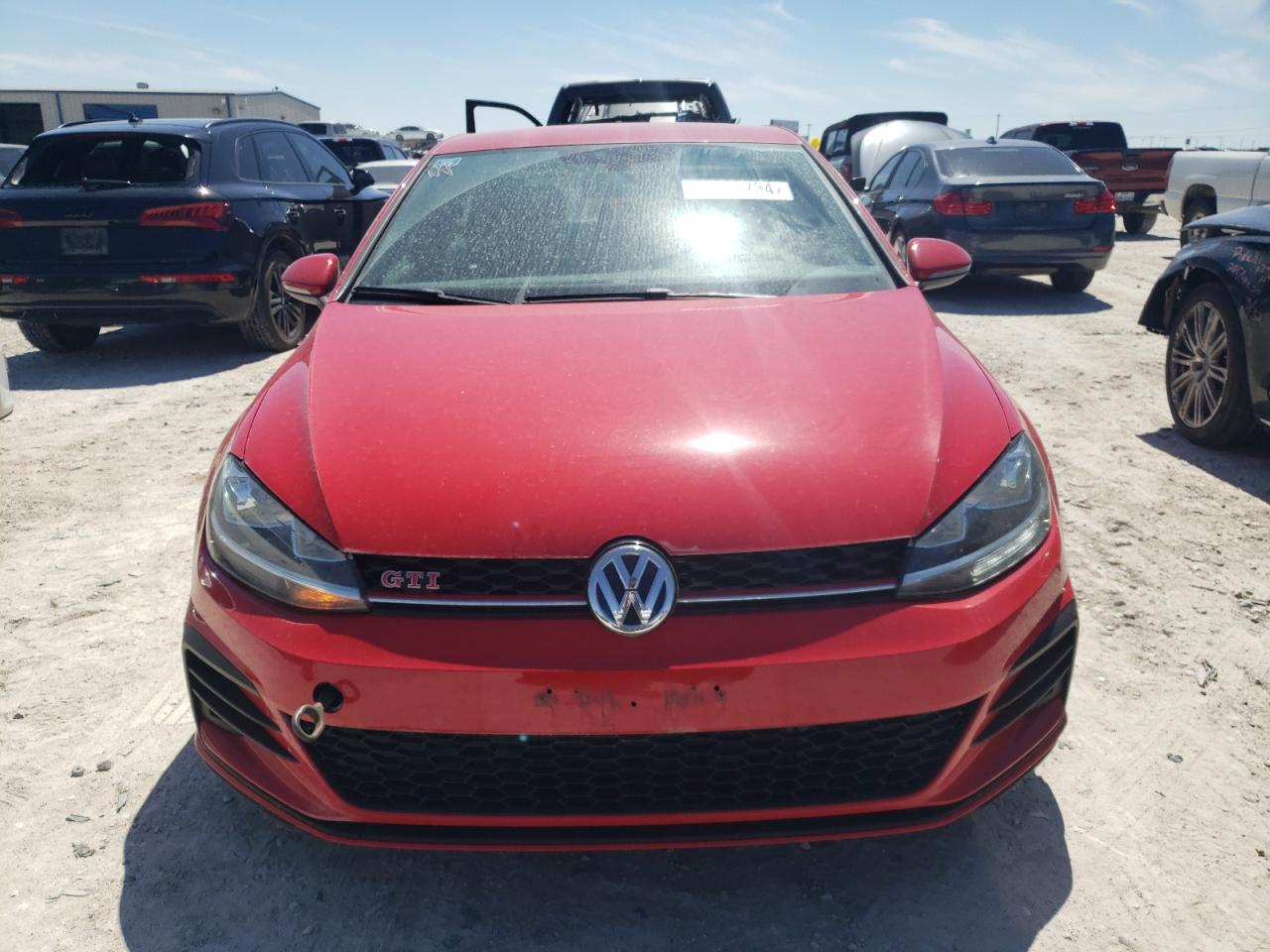 Автомобиль VOLKSWAGEN GTI S 2019 | GrandCar Автомобиль VOLKSWAGEN GTI S 2019 | GrandCar