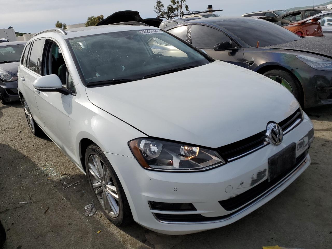 Автомобиль VOLKSWAGEN GOLF SPORTWAGEN TDI S 2015 | GrandCar