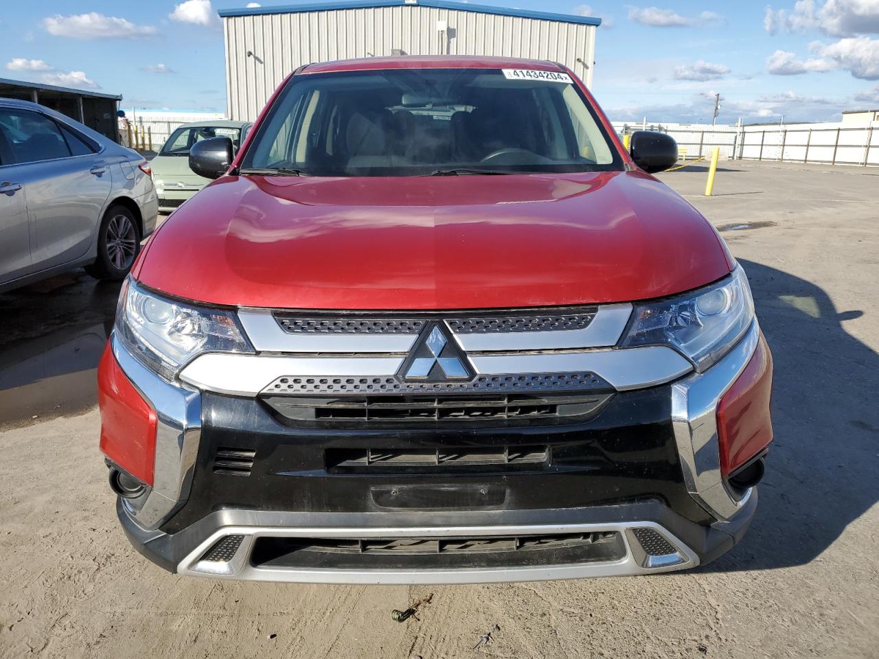 Автомобиль MITSUBISHI OUTLANDER ES 2019 | GrandCar Автомобиль MITSUBISHI OUTLANDER ES 2019 | GrandCar