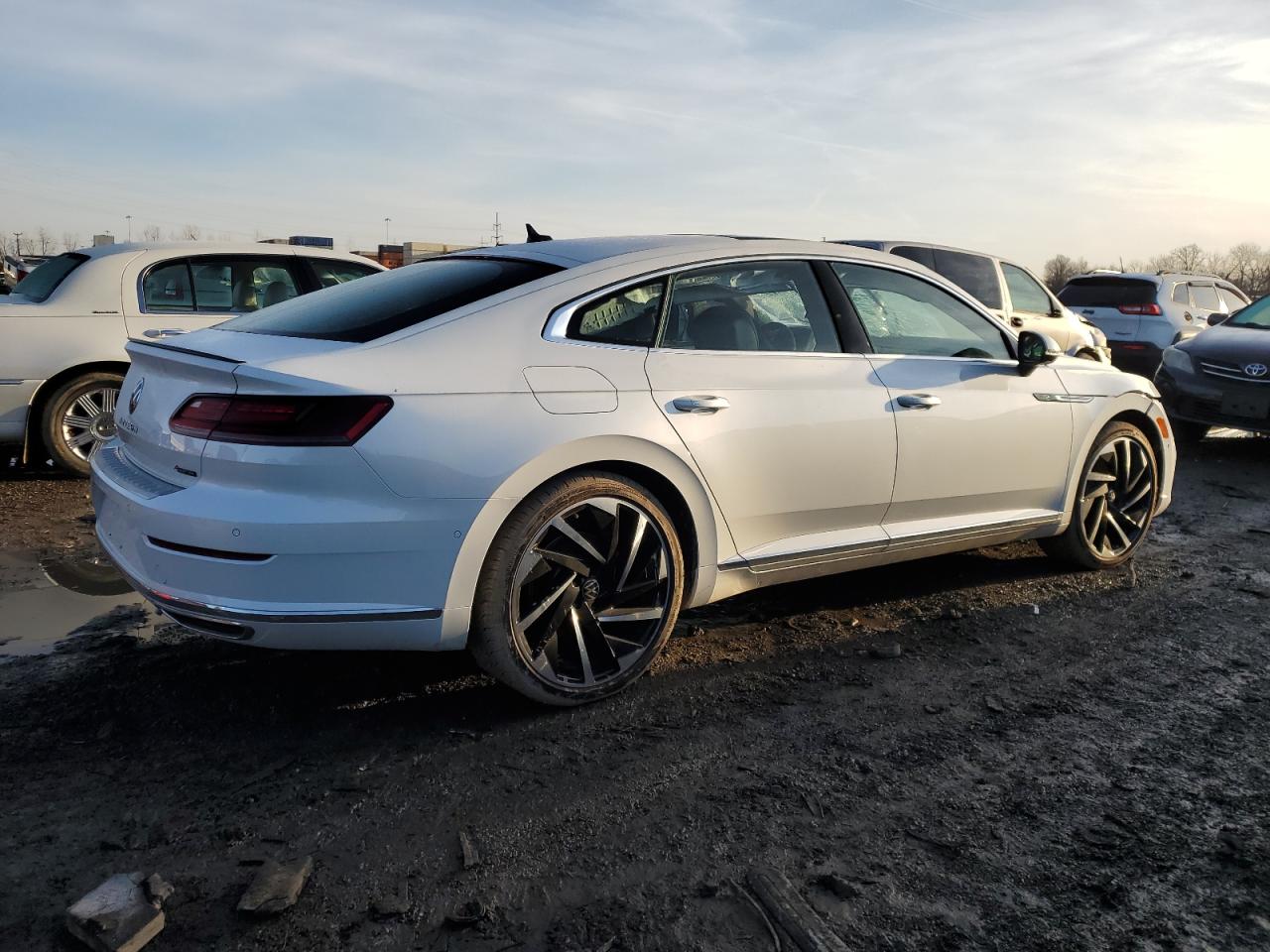 Автомобіль VOLKSWAGEN ARTEON SEL PREMIUM R-LINE 2023 | GrandCar Автомобіль VOLKSWAGEN ARTEON SEL PREMIUM R-LINE 2023 | GrandCar